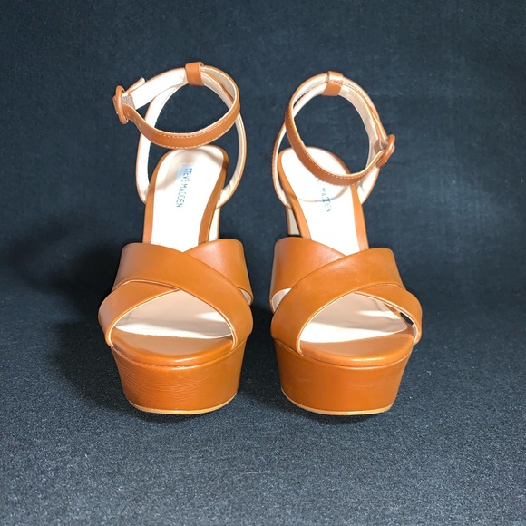 Steve Madden Martina Cognac Leather Sandals. Size 7 - Picture 3 of 11